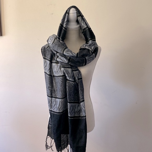 Vintage metallic gold thread black grey wrap shawl scarf with tassel striped - Picture 5 of 13
